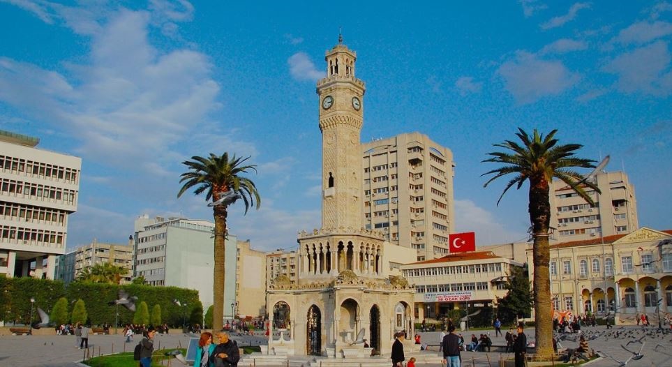 İzmir Saat Kulesi Neresidir?