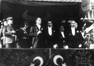 Atatürk ve Arkaaşları